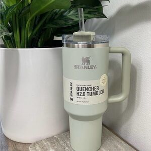 NWT Stanley 40oz Stainless Steel H2.0 Flowstate Quencher Tumbler Hearth & Hand